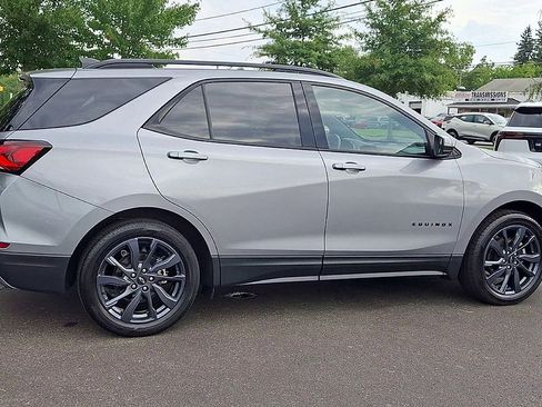 Certified 2023 Chevrolet Equinox RS FWD image 3