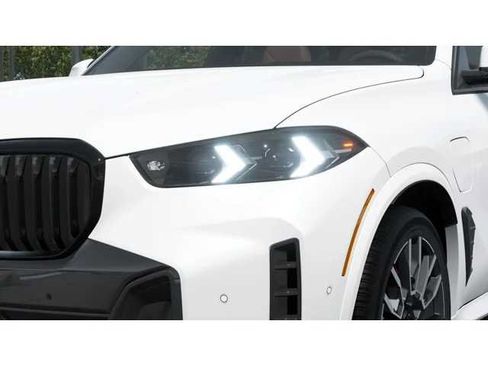 New 2026 BMW X5 xDrive50e w/ M Sport Package AWD/4WD image 6