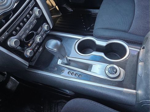 Used 2019 Nissan Pathfinder SV image 25