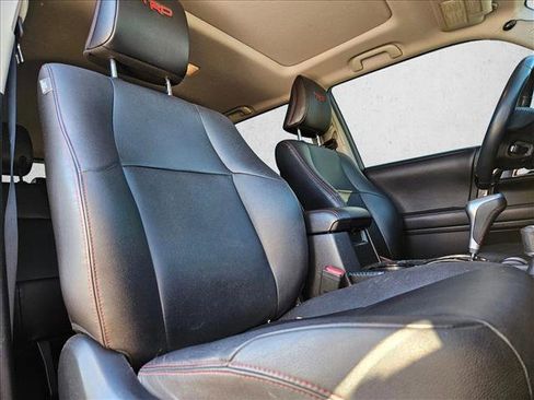 Used 2018 Toyota 4Runner TRD Off-Road Premium image 20