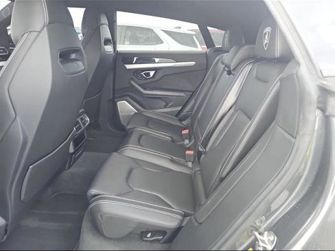 Used 2020 Lamborghini Urus image 7