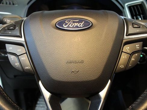 Used 2022 Ford Edge SEL w/ Convenience Package image 18