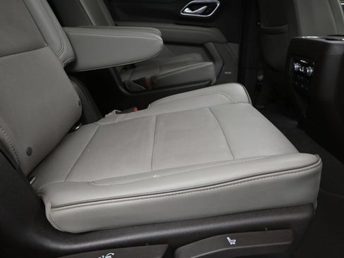 Used 2021 GMC Yukon SLT w/ SLT Luxury Plus Package RWD image 23