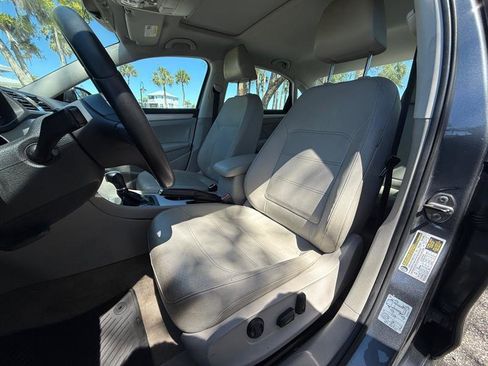 Used 2013 Volkswagen Passat 2.5 SE image 10