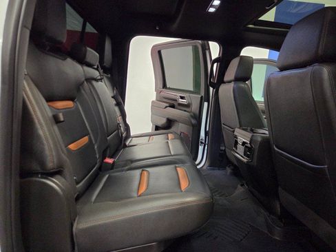 Used 2024 GMC Sierra 2500 AT4 w/ AT4 Premium Plus Package AWD/4WD image 10