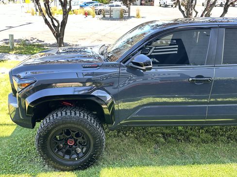 Used 2024 Toyota Tacoma TRD Pro AWD/4WD image 10