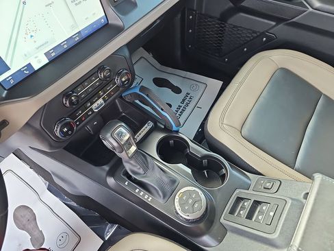 Used 2024 Ford Bronco Wildtrak image 30