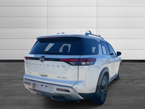 Used 2024 Nissan Pathfinder SL w/ SL Premium Package image 5