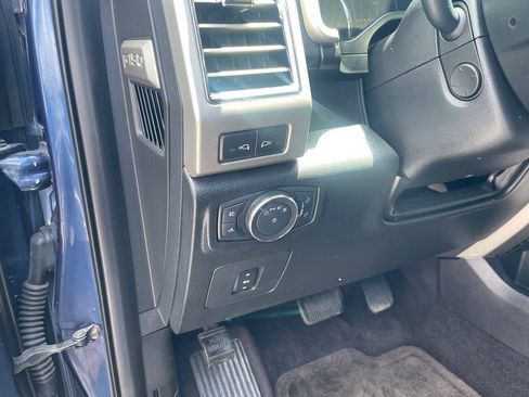 Used 2015 Ford F150 Lariat w/ Equipment Group 502A Luxury AWD/4WD image 20