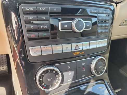Used 2016 Mercedes-Benz SLK 300 image 28