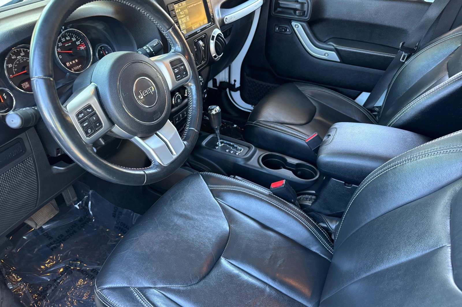 Used 2017 Jeep Wrangler Unlimited Rubicon AWD/4WD image 4