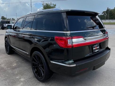 Used 2021 Lincoln Navigator Reserve w/ Luxury Package RWD image 3