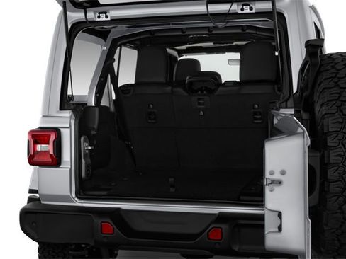 Used 2025 Jeep Wrangler Unlimited Sahara AWD/4WD image 7