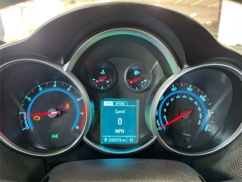 Used 2015 Chevrolet Cruze LT image 15