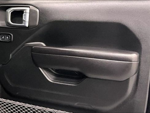 Used 2021 Jeep Gladiator Mojave AWD/4WD image 22