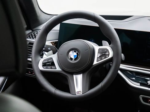 Certified 2025 BMW X7 xDrive40i w/ Executive Package image 11