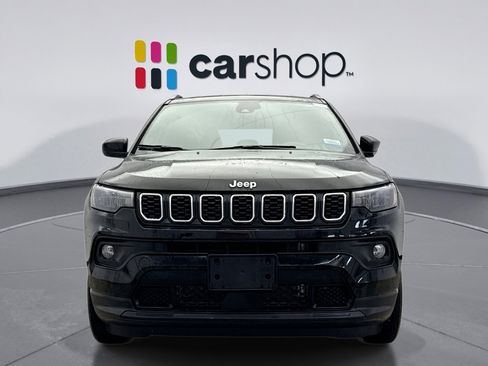 Used 2024 Jeep Compass Latitude image 8