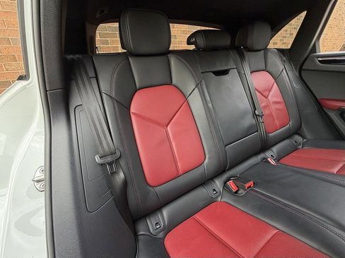 Certified 2024 Porsche Macan image 22