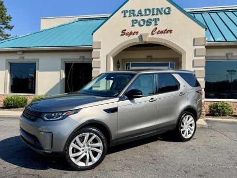 Used 2017 Land Rover Discovery First Edition AWD/4WD image 3