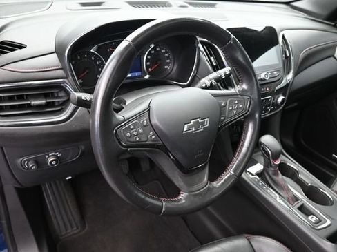Used 2022 Chevrolet Equinox RS w/ RS Leather Package FWD image 24