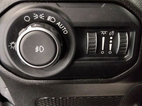 Used 2019 Jeep Wrangler Unlimited Sahara image 17