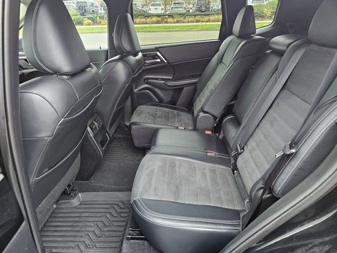 Used 2024 Mitsubishi Outlander SE image 13