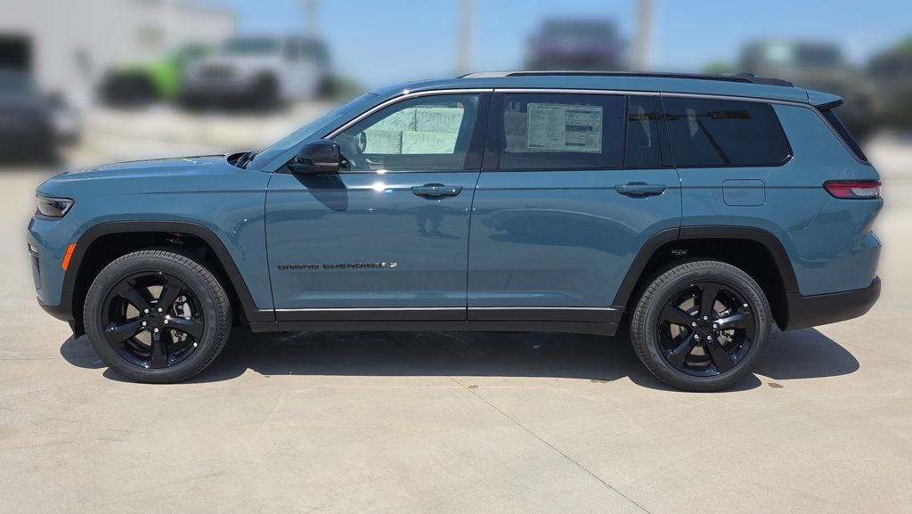 New 2026 Jeep Grand Cherokee L Limited w/ Limited Altitude Package AWD/4WD image 2