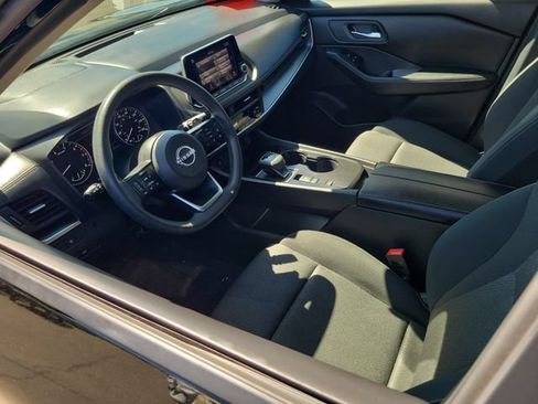 Used 2024 Nissan Rogue SV FWD image 3