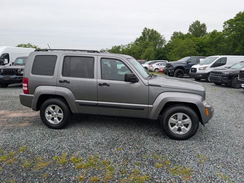 Used 2012 Jeep Liberty Sport w/ Popular Equipment Group AWD/4WD image 6