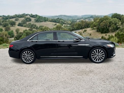 Used 2019 Lincoln Continental Select FWD image 11