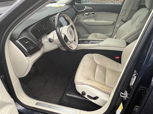 Used 2019 Volvo XC90 T6 Momentum w/ Protection Package Premier AWD/4WD image 18