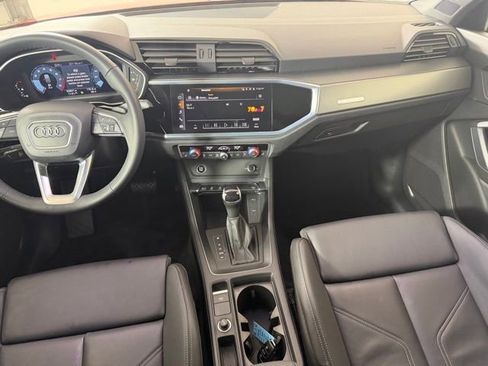 Used 2023 Audi Q3 2.0T Premium w/ Black Optic Sport Package image 15