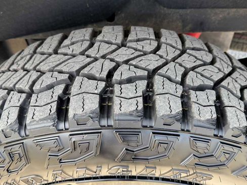 Used 2025 Chevrolet Silverado 1500 LT Trail Boss w/ Convenience Package II AWD/4WD image 29