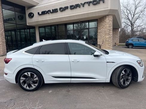 Used 2023 Audi e-tron Premium Plus w/ Premium Plus Package image 2