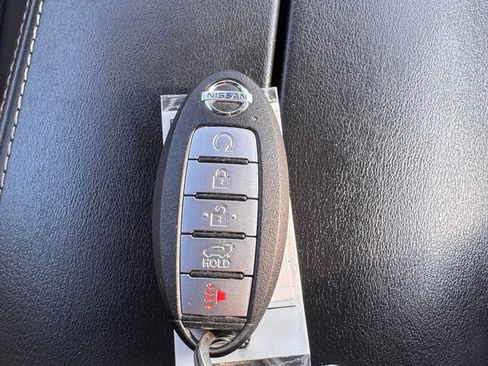 Used 2021 Nissan Rogue Platinum FWD image 36