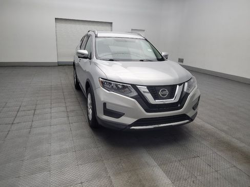 Used 2017 Nissan Rogue SV w/ SV Premium Package FWD image 13