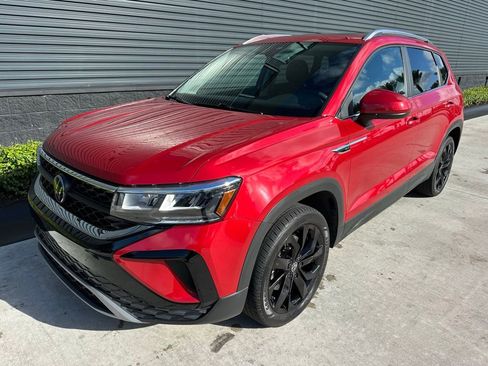 Used 2023 Volkswagen Taos SE image 7