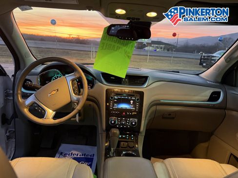 Used 2017 Chevrolet Traverse Premier image 7