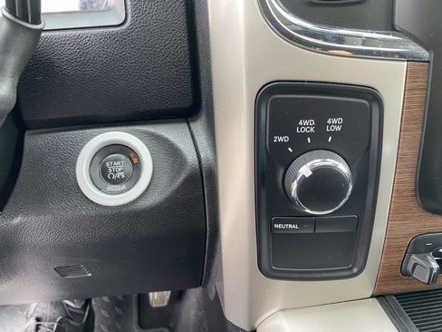Used 2014 RAM 2500 Laramie w/ Convenience Group AWD/4WD image 17