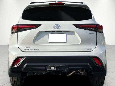New 2026 Toyota Highlander XLE image 4