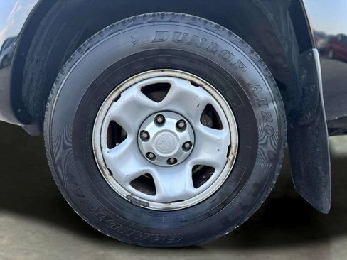 Used 2011 Toyota Tacoma 4x4 Double Cab w/ SR5 Pkg #2 image 9