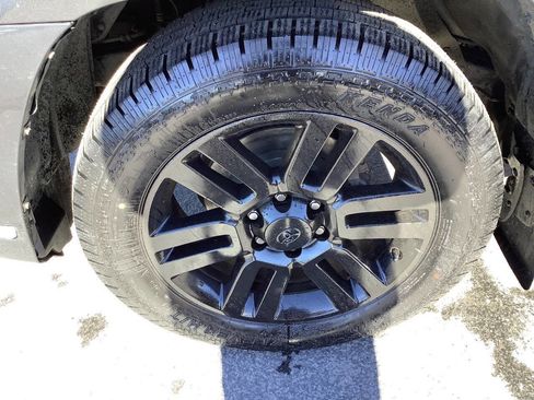 Used 2015 Toyota 4Runner Limited image 20