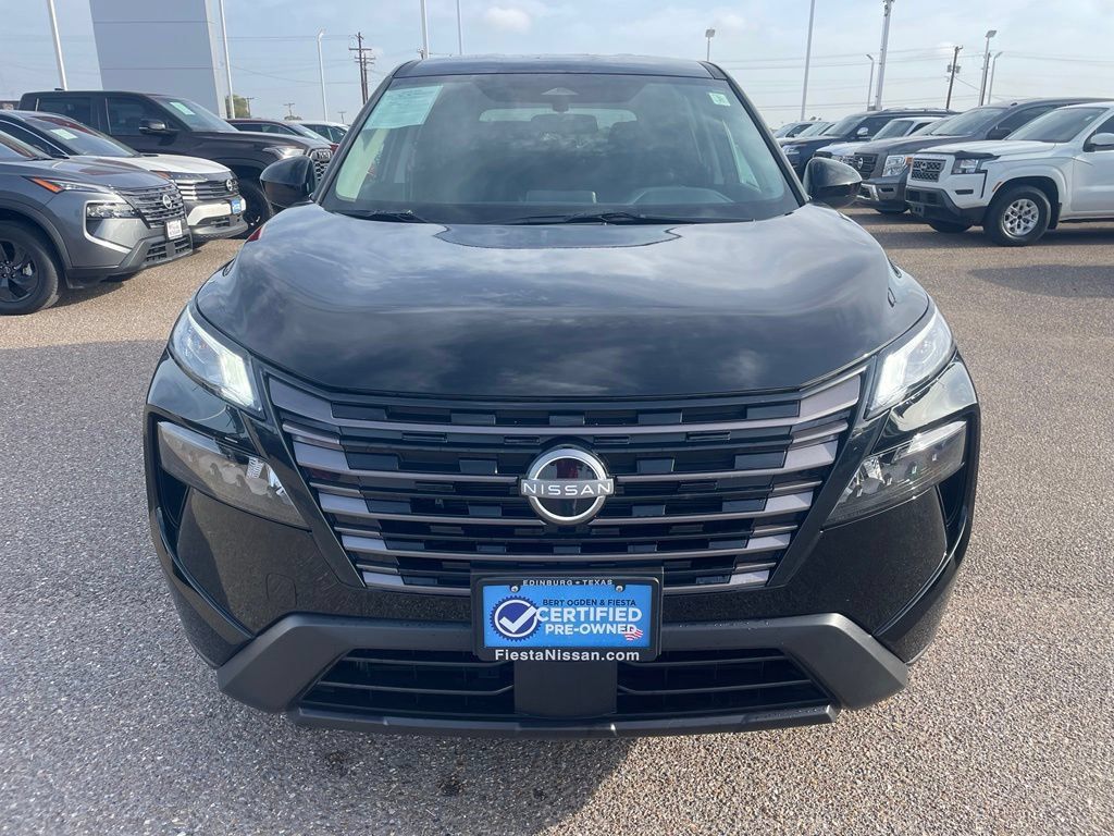Certified 2026 Nissan Rogue SV FWD image 2