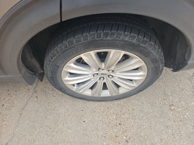 Used 2021 Ford Explorer Limited w/ Equipment Group 301A RWD image 5