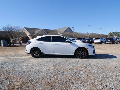Used 2018 Honda Civic Sport Touring image 2