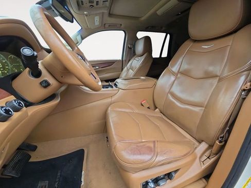 Used 2015 Cadillac Escalade Platinum image 9