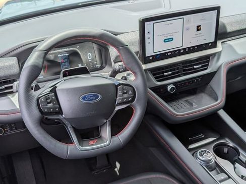 Used 2025 Ford Explorer ST AWD/4WD image 12