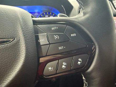 Used 2023 Chrysler 300 C RWD image 25