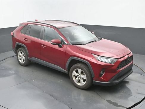 Used 2020 Toyota RAV4 XLE FWD image 13