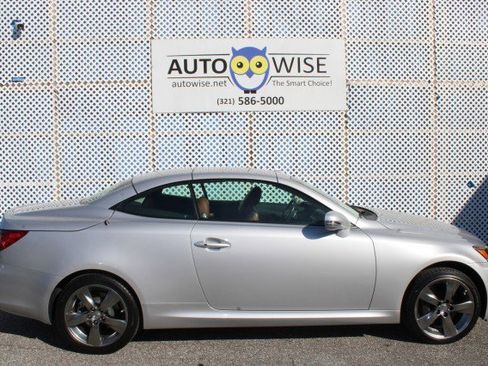 Used 2011 Lexus IS 350C w/ Luxury Pkg image 4